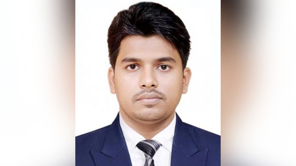 উপদেষ্টা আসিফের সাবেক এপিএসের দেশত্যাগে নিষেধাজ্ঞা, এনআইডি ব্লকের সিদ্ধান্ত